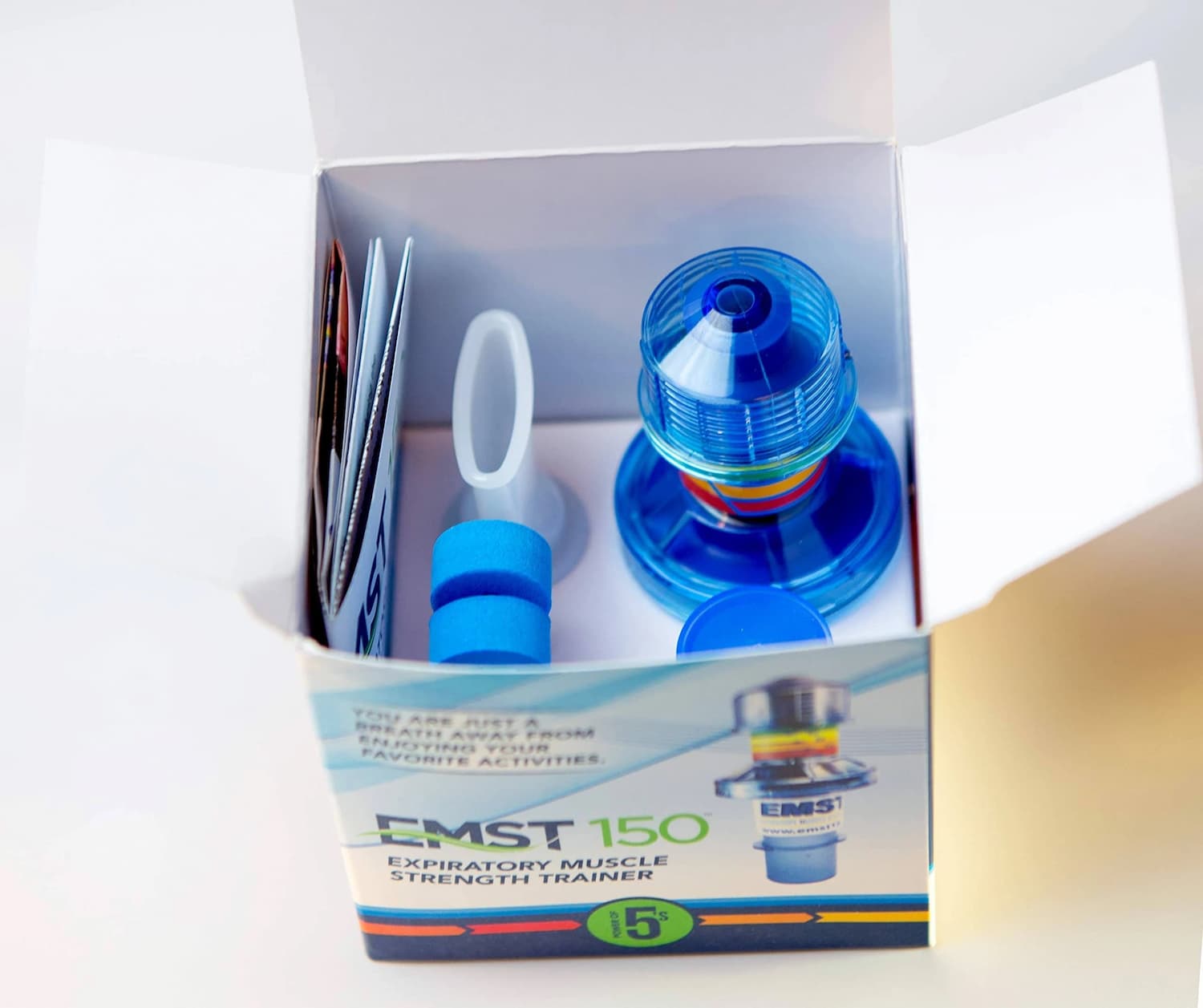Contenido de la caja del entrenador de fuerza muscular espiratoria EMST150
